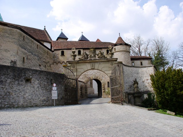 Das erste Burgtor